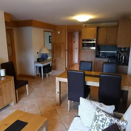 Chardons Argentes Apartment *