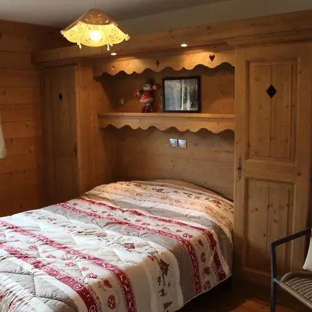 Chardons Argentes Apartment *